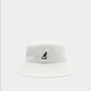 Mangos white bucket hat